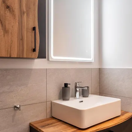 Apartmán Charmante Mit Balkon Nahe Thunersee - Bitcoin Accepted